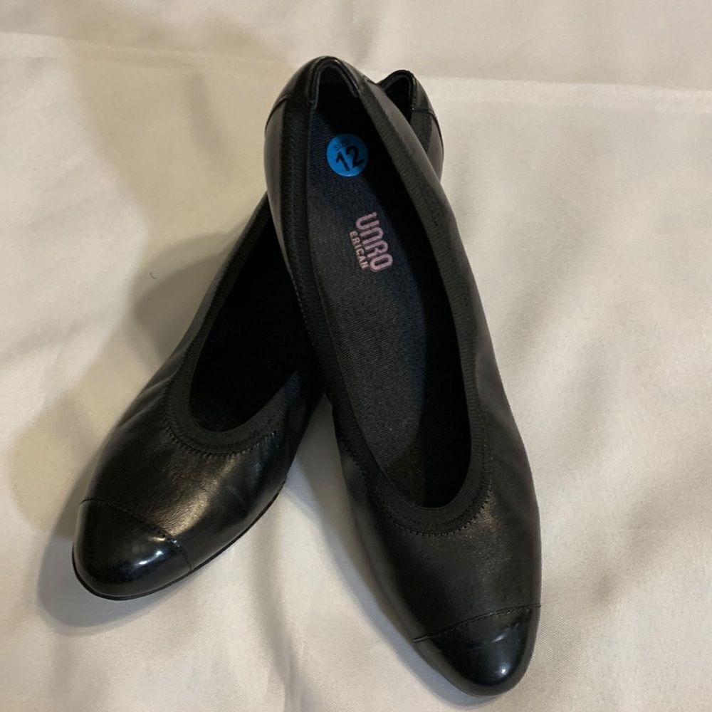Munro American Size 12 black pump block heels